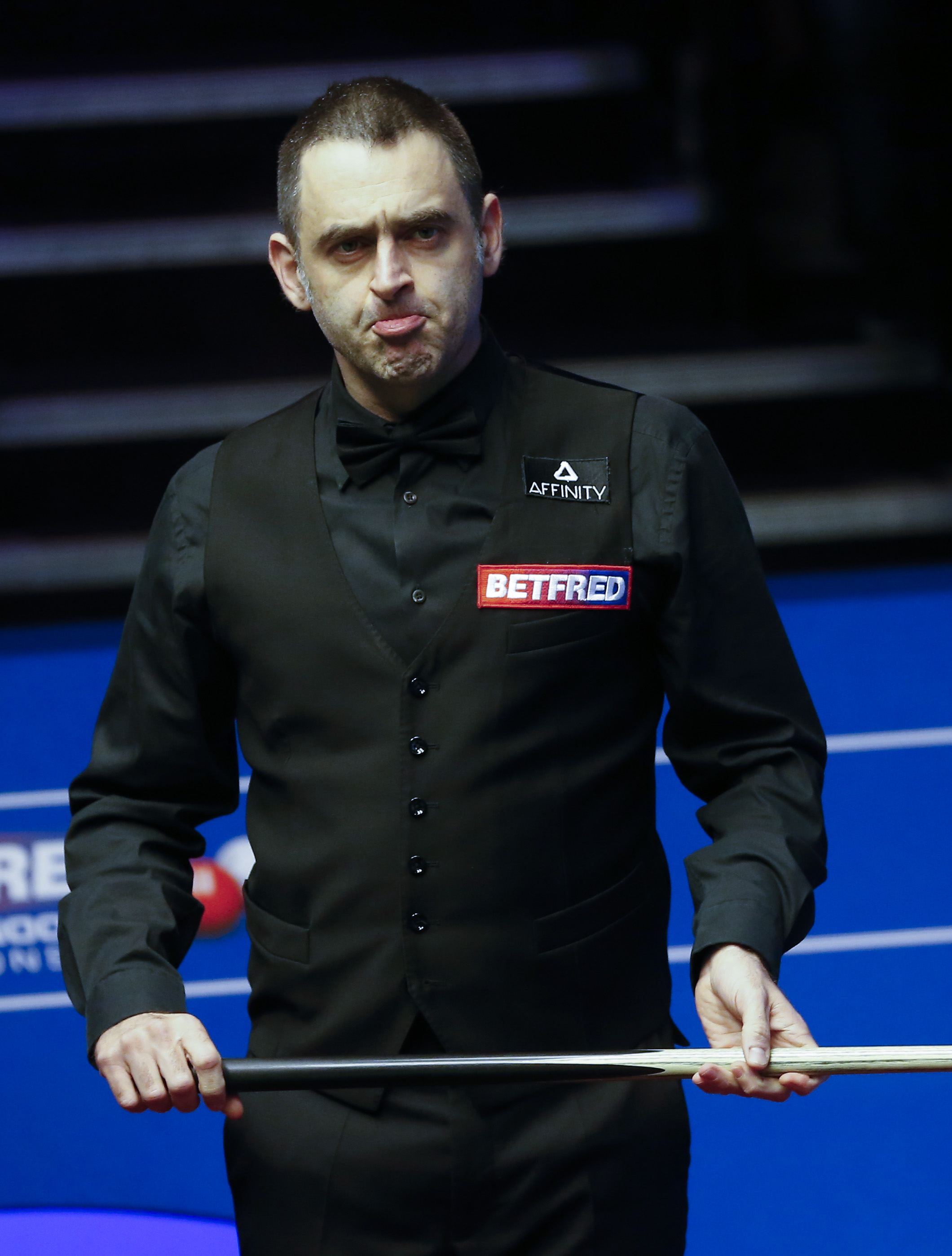 缺的背景下 缺的背景下